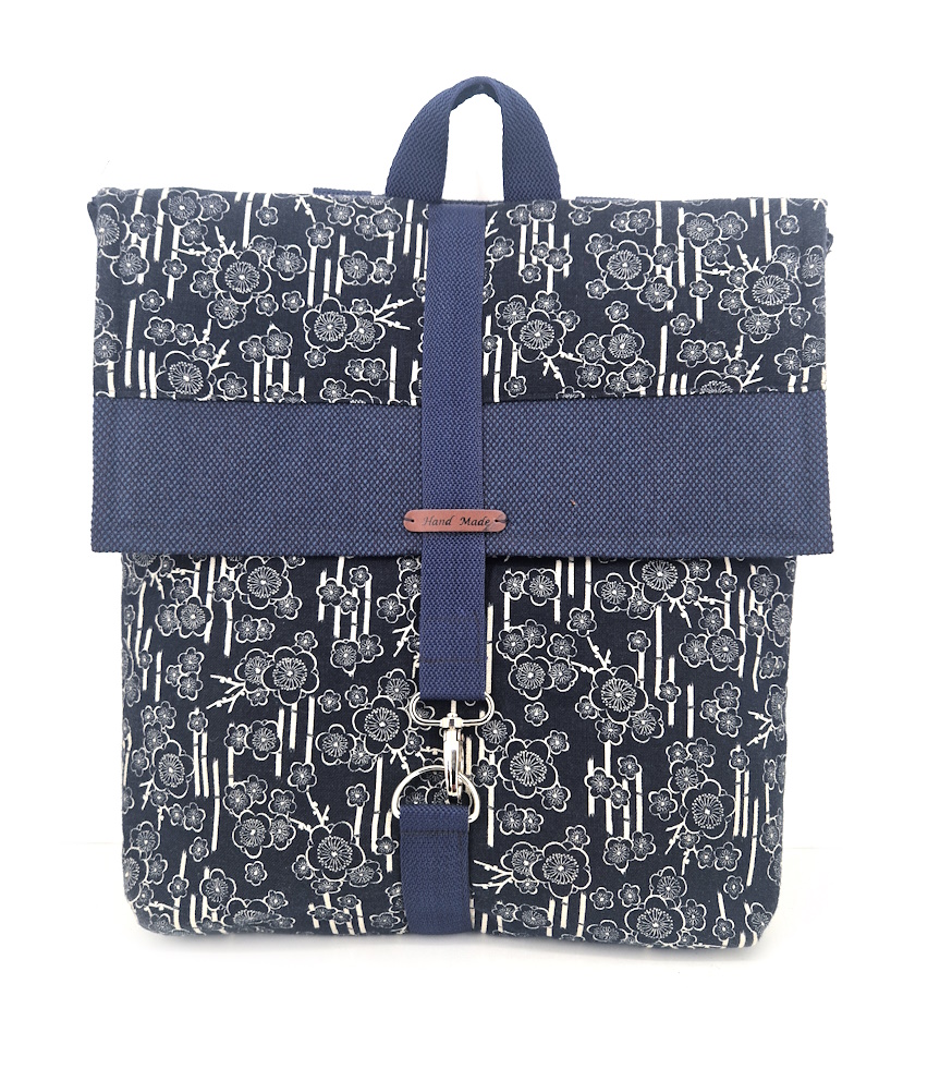 10049 Blütenblauer Damen-Rucksack Vorderseite