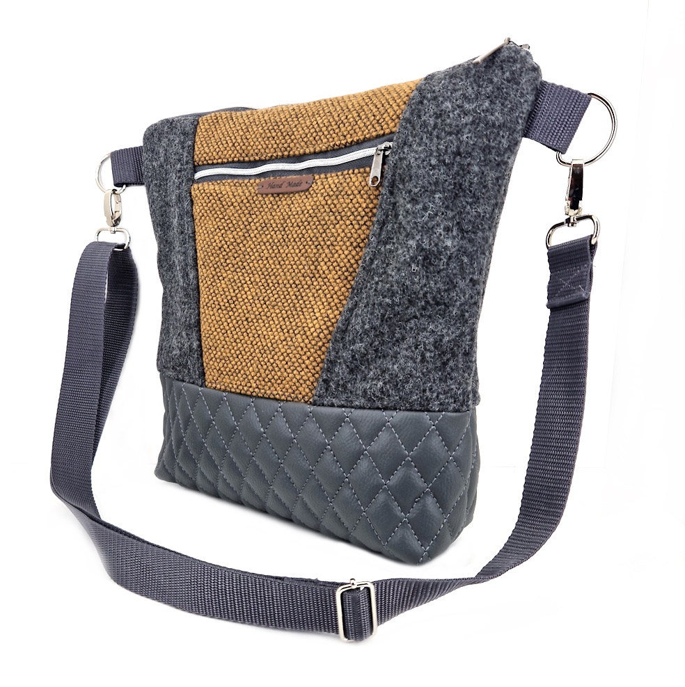 10052 Urban Chic Schultertasche Seitenansicht rechts